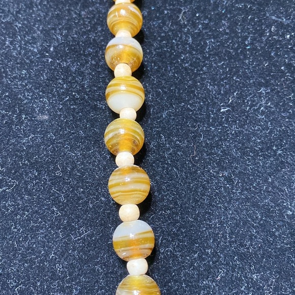 Glass Beaded necklace Swirl Striped tan & cream beads jewelry - Picture 11 of 16
